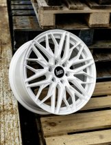 New 18 Inch Bola Vansport B32 Alloy Wheels In White, 1150kg Load, Mercedes Sprinter / VW Crafter Vans 6x130