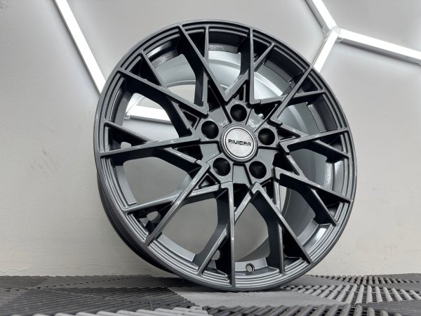 New 18 Inch Riviera RV197 Alloy Wheels in Gloss Gunmetal 850kg Load 5x120