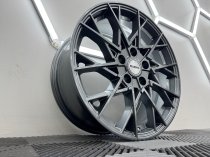 New 18 Inch Riviera RV197 Alloy Wheels in Gloss Gunmetal 850kg Load 5x120