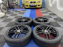 Used 18 Inch Genuine Mercedes A Class A176 AMG 5 Twin Spoke Alloy Wheels in Gloss Black, 5x112