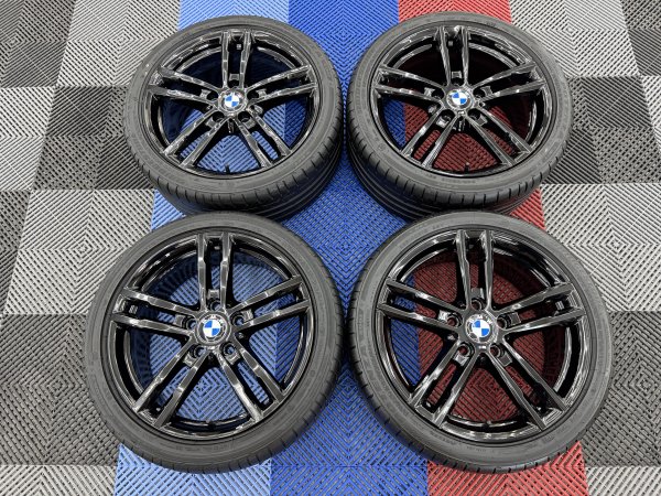 Used 18 Inch Genuine BMW Style 719M F20 F22 M140i M240i Alloy Wheels, Fully Refurbed In Gloss Black, Wide Rear Inc VG Bridgestone Runflat Tyres