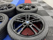 Used 18 Inch Genuine BMW Style 719M F20 F22 M140i M240i Alloy Wheels, Fully Refurbed In Gloss Black, Wide Rear Inc VG Bridgestone Runflat Tyres