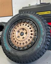 New 17 Inch Rogue Rocky Alloy Wheels In Sand With Black Lip 2000kg VW Transporter T5 T6 5x120