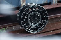 New 17 Inch Tomahawk Yakama Alloy Wheels In Gloss Black / Dark Tint 955kg Ford Transit Custom Gen 2, VW Transporter T7 6x120