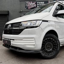 New 17 Inch Tomahawk Yakama Alloy Wheels In Gloss Black / Dark Tint 955kg Ford Transit Custom Gen 2, VW Transporter T7 6x120