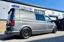New 17 Inch Tomahawk Yakama Alloy Wheels In Gloss Black / Dark Tint 955kg Ford Transit Custom Gen 2, VW Transporter T7 6x120