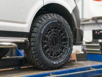 New 17 Inch Tomahawk Yakama Alloy Wheels In Satin Black 955kg Ford Transit Custom Gen 2, VW Transporter T7 6x120