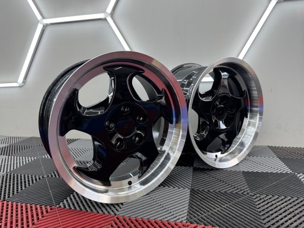 New 17 Inch Throwing Star M5 Style Alloy Wheels In Gloss Black With Polished Dish And Deeper 9" Rears 5x120