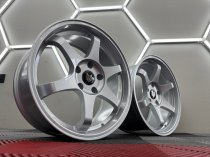 New 18 Inch Fox PF5 Flow Forged Alloy Wheels In Ice Silver, Wider 9" Rear Option BMW 5x120