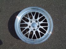 NEW 18 INCH LM CROSS SPOKE SPLIT RIM LOOK ALLOY WHEELS IN SILVER WITH POLISHED DISH AND CHROME RIVETS 5x120