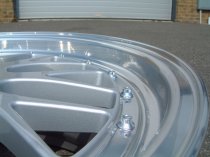 NEW 18 INCH LM CROSS SPOKE SPLIT RIM LOOK ALLOY WHEELS IN SILVER WITH POLISHED DISH AND CHROME RIVETS 5x120
