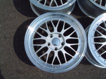 NEW 18″ LM CROSS SPOKE ALLOY WHEELS IN SILVER WITH BIG STEPPED POLISHED DEEP DISH AND 9.5″ REAR'S