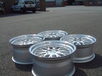 NEW 18" LM CROSS SPOKE ALLOY WHEELS IN SILVER WITH BIG STEPPED POLISHED DEEP DISH AND 9.5" REAR'S