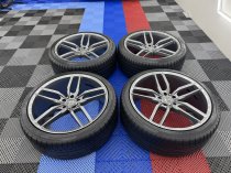 NEW 22 INCH VEEMANN V-FS28 ALLOY WHEELS IN GLOSS GRAPHITE WITH DEEPER CONCAVE 10.5" REARS INCLUDING PART WORN TYRES 5x120