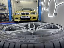 NEW 22 INCH VEEMANN V-FS28 ALLOY WHEELS IN GLOSS GRAPHITE WITH DEEPER CONCAVE 10.5" REARS INCLUDING PART WORN TYRES 5x120
