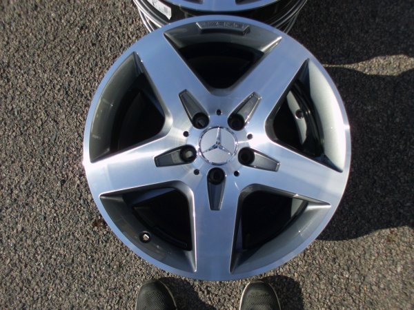 USED 18" GENUINE MERCEDES AMG 5 SPOKE ALLOY WHEELS WITH GUNMETAL WITH POLISHED FACE A C CLASS