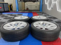 USED 18 INCH GENUINE BMW STYLE 217 1 SERIES V SPOKE ALLOY WHEELS, FULLY REFURBED WIDER 8.5" REAR INC BRIDGESTONE RUNFLAT TYRES 5x120