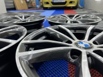 USED 17 INCH GENUINE BMW STYLE 725 ALLOY WHEELS,FULLY REFURBED IN GUNMETAL WITH POLISHED FACE 5x120