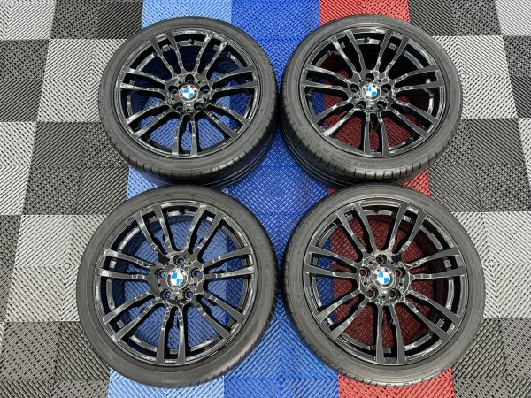 USED 19 INCH GENUINE BMW STYLE 403 M SPORT ALLOY WHEELS, REFURBISHED IN GLOSS BLACK,WIDE REAR INC GOOD RUNFLAT TYRES 5x120