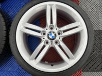 USED 18 INCH GENUINE BMW STYLE 208 1 SERIES M SPORT ALLOY WHEELS,WIDE REARS, FULLY REFURBED INC GOOD TYRES 5x120