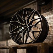NEW 18 INCH TARGA TG6-FF FLOW FORMED ALLOY WHEELS IN MATT BLACK MACHINED 5x112