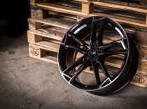 NEW 18 INCH TARGA TG3 ALLOY WHEELS IN GLOSS BLACK WITH MACHINED LIP 5x112