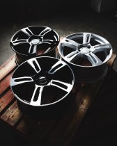 NEW 18 INCH ROMAC EDGE FLOW FORMED ALLOY WHEELS IN SILVER 5x112