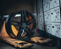 NEW 17 INCH ROMAC VENOM ALLOY WHEELS IN GLOSS BLACK 5x112