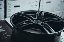 NEW 18 INCH ROMAC VENOM ALLOY WHEELS IN GLOSS BLACK 5x100