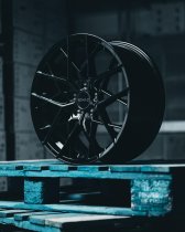 NEW 18 INCH ROMAC VORTEX FLOW FORMED ALLOY WHEELS IN GLOSS BLACK 5x108