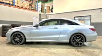 NEW 18 INCH ROMAC VORTEX FLOW FORMED ALLOY WHEELS IN GLOSS BLACK WITH POLISHED FACE AND WIDER REAR OPTION 5x112