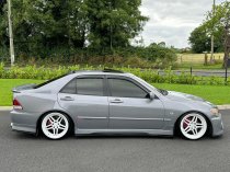 NEW 18 INCH STROM DS-05 ALLOY WHEELS IN FULL GLOSS WHITE WITH GOLD RIVETS AND VERY DEEP DISH 10.5" REAR OPTION 5x114.3
