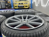 NEW 21 INCH VEEMANN V-FS4 ALLOY WHEELS IN GLOSS GRAPHITE WITH DEEPER CONCAVE 10.5" REARS WITH NEW TYRES 5x120