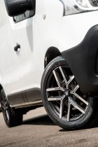New 18 Inch Fox Wx5 Alloy Wheels In Gloss Black With Polished Face 1000kg Vw Transporter T5 T6 Crafter 5x120
