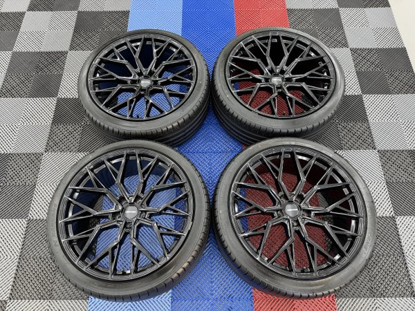 As New 22 Inch Veemann V-FS51 Alloy Wheels In Gloss Black, Deep Concave 10.5" All Round Including As New 285/35/22 Nankang Tyres 5x120