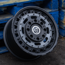 New 17 Inch Wolfrace Explorer Slotmag Alloy Wheels In Matt Black With Matt Green Center 1250kg VW Transporter T5 T6 5x120