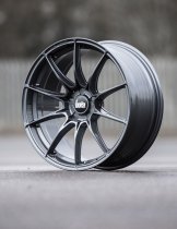 New 18 Inch Bola FLB Alloy Wheels In Gloss Gunmetal, Flow Formed, BMW 5x120