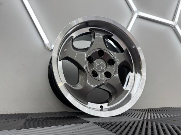 New 17 Inch Throwing Star M5 Style Alloy Wheels In Gunmetal With Polished Dish And Deeper 9" Rears 5x120